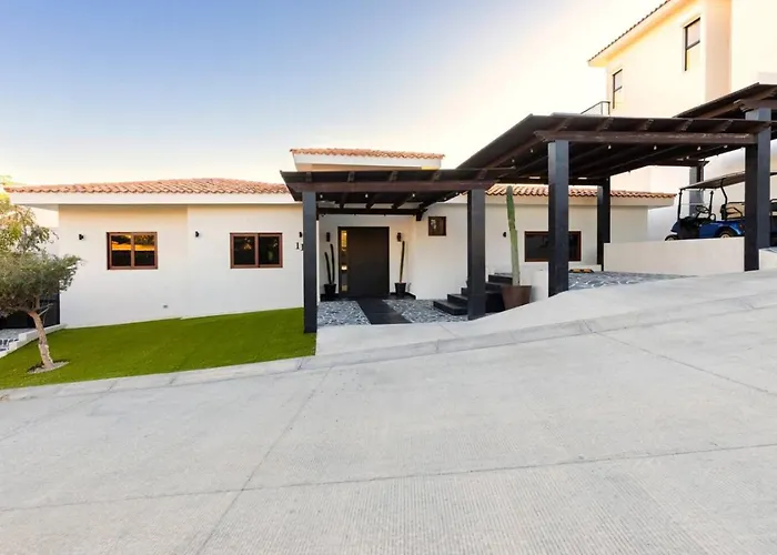 Three Bedroom Golf Pool Jacuzzi And Billiards Holiday home *