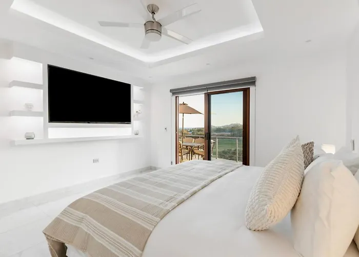Three Bedroom Golf Pool Jacuzzi And Billiards *