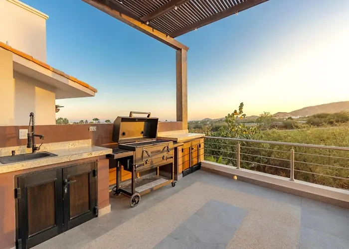 Three Bedroom Golf Pool Jacuzzi And Billiards Holiday home *