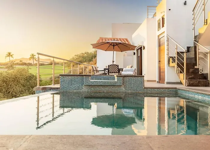Three Bedroom Golf Pool Jacuzzi And Billiards *