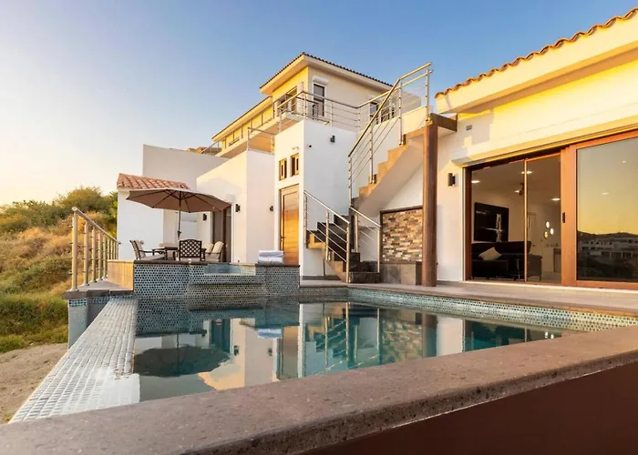 Three Bedroom Golf Pool Jacuzzi And Billiards *